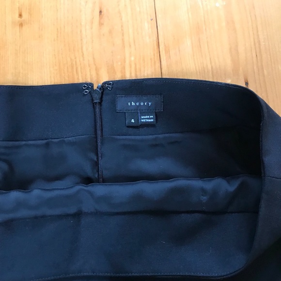 Theory Ruffled Skirt - Picture 2 of 3